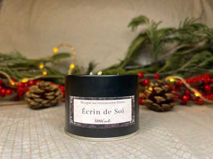 Écrin de Soi ❄️| Bougie parfumée au Mocaccino blanc | 30h de diffusion | Cire végétale | Parfum onctueux
