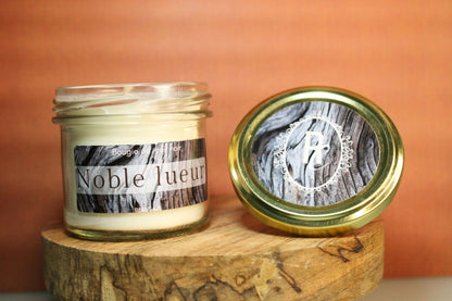Noble lueur, bougies parfumées au cuir noir- 20h de diffusion