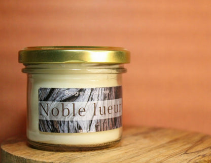 Noble lueur, bougies parfumées au cuir noir- 20h de diffusion