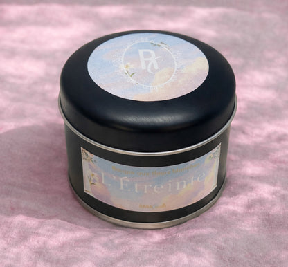 L’Étreinte 🤍 | Bougie parfumée aux fleurs blanches | 30h de diffusion | Cire végétale | Parfum Floral • Frais • Vanillé