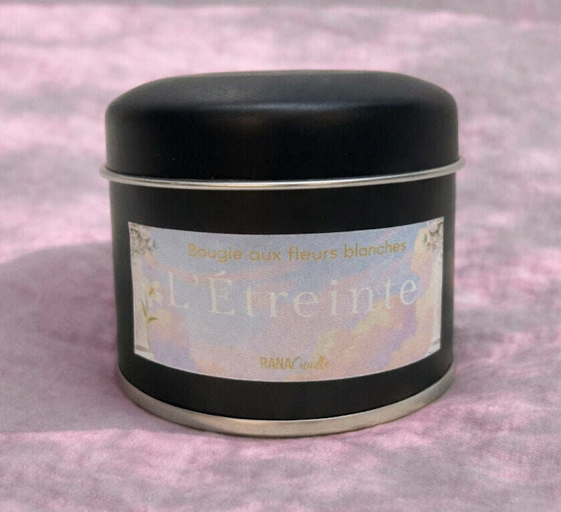 L’Étreinte 🤍 | Bougie parfumée aux fleurs blanches | 30h de diffusion | Cire végétale | Parfum Floral • Frais • Vanillé