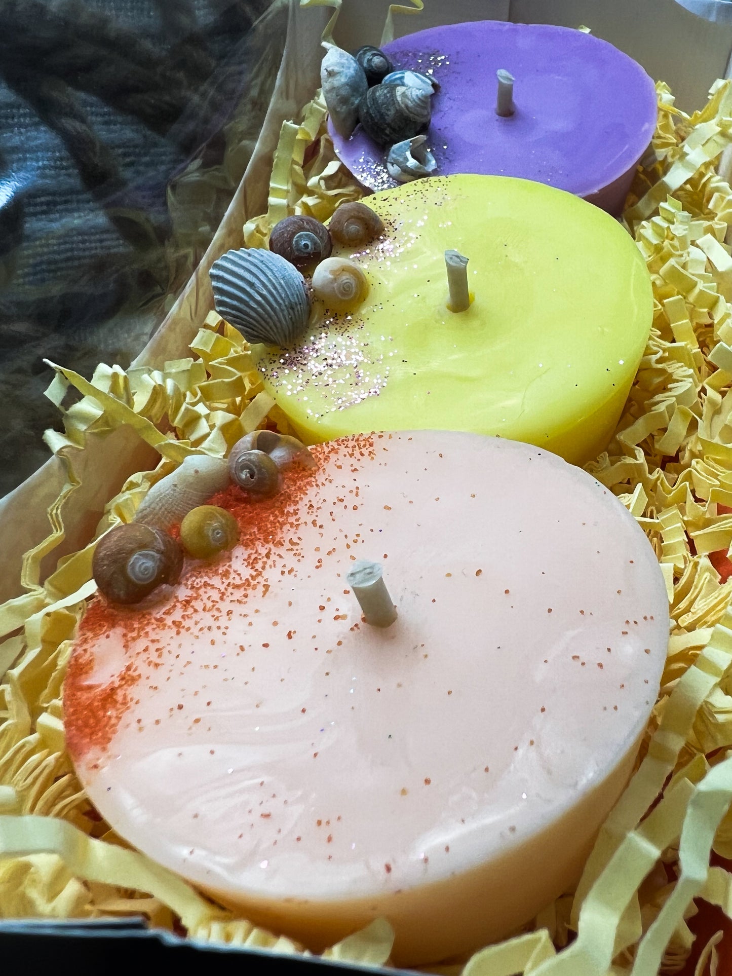 L’Échappée Sensorielle | Coffret Voyage en 3 Escales : Instant dans le Sud • Instant sous les Tropiques • Déméter – 3 bougies moulées réutilisables en fondants